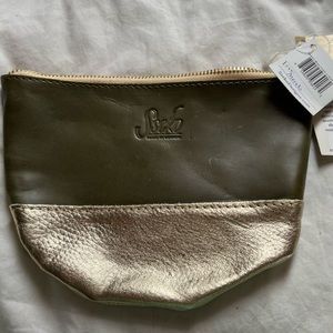 Medium Moon Clutch in Oiled Olive & Pebbled Lavender
